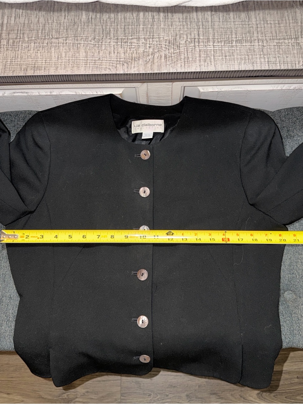 🤩Liz Claiborne Black Collarless Button blazer/ Jacket size 12 - Picture 8 of 8